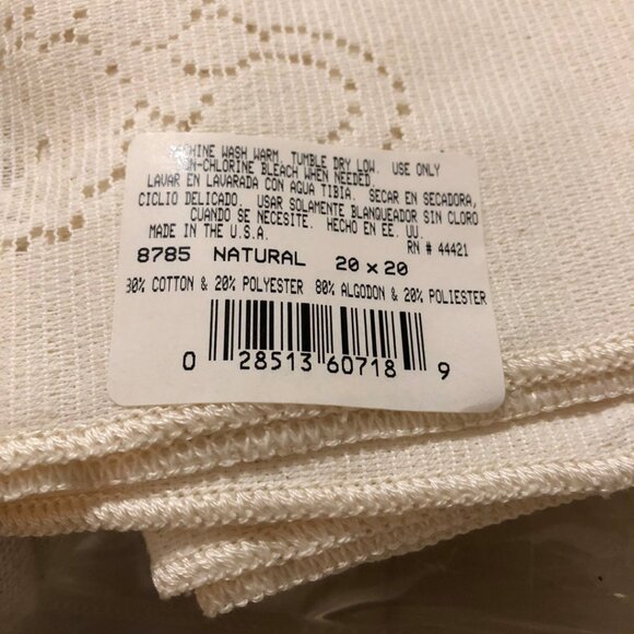 ABC Carpet and Home: Lace Tablecloth and Napkins - Picture 4 of 5